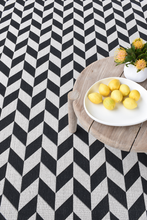 Load image into Gallery viewer, HERALD BLACK