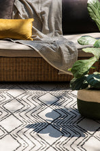 Load image into Gallery viewer, PYLON WHITE WITH BLACK