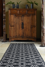 Load image into Gallery viewer, RHOMBUS BLACK